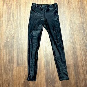 KORAL BLACK SHINY LEGGINGS